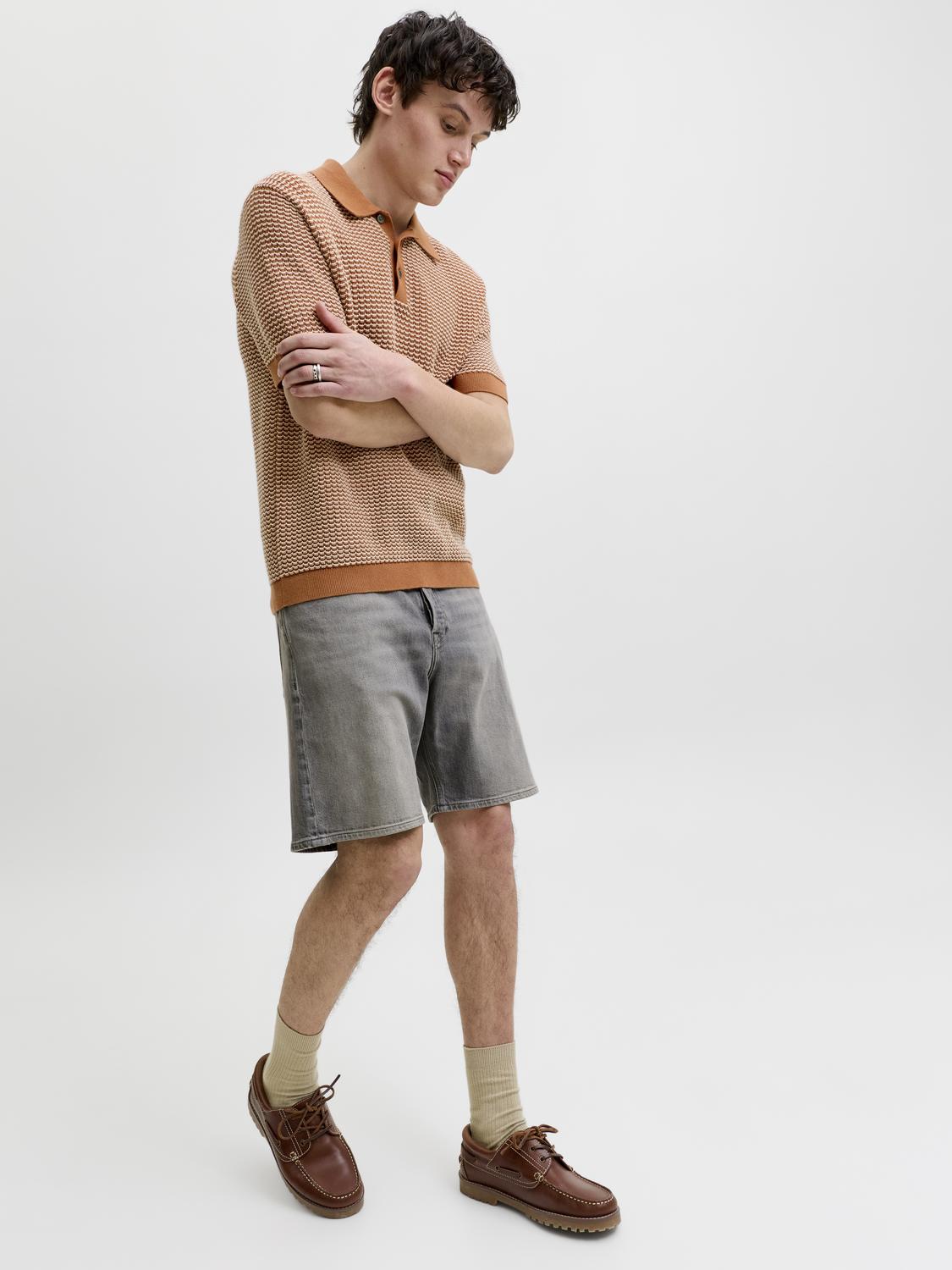 model_shot-creative